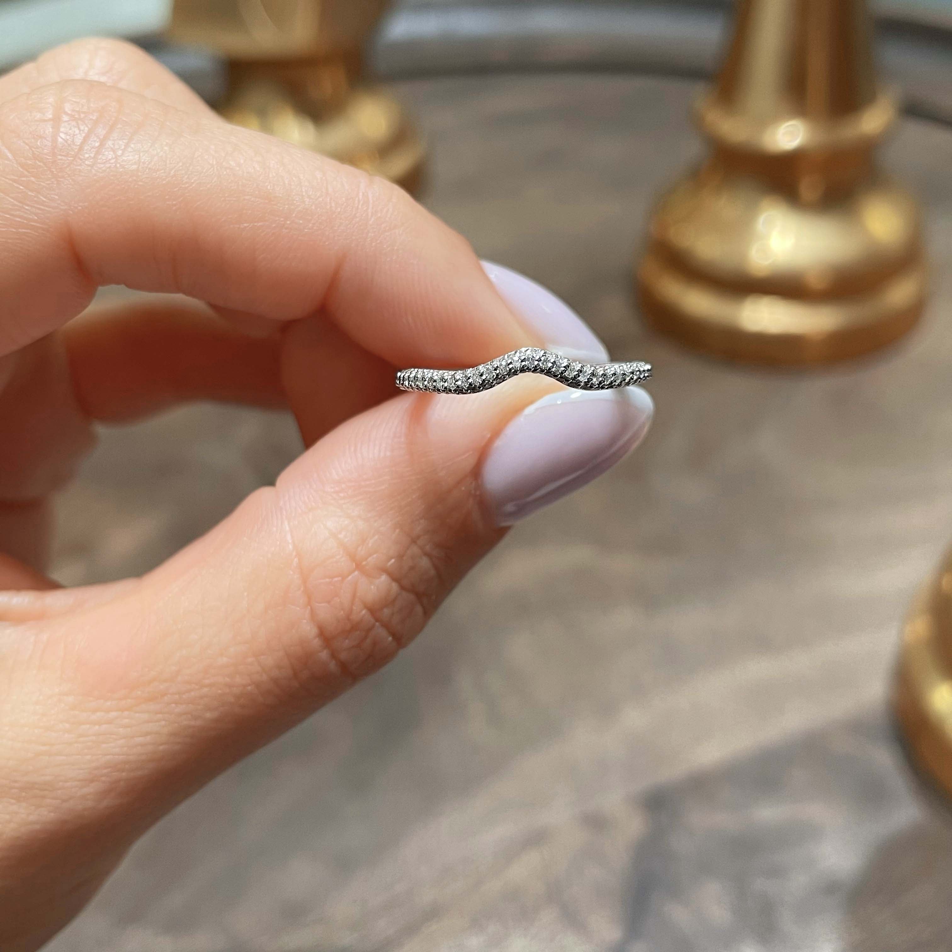 0.75 CT Round Curved Lab Grown Diamond Wedding Band
